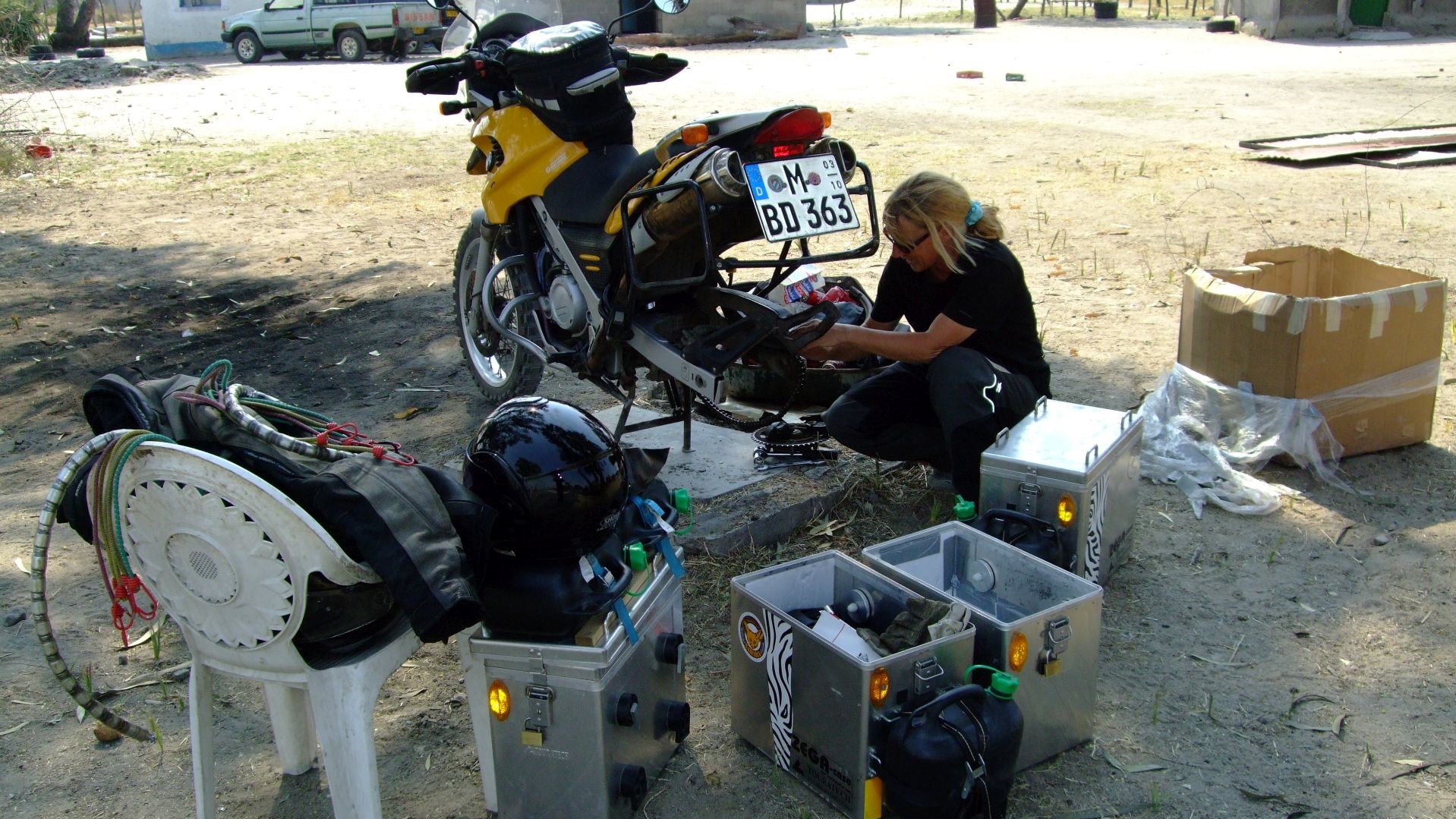 Botswana-Reifenwechsel-DSCF8585