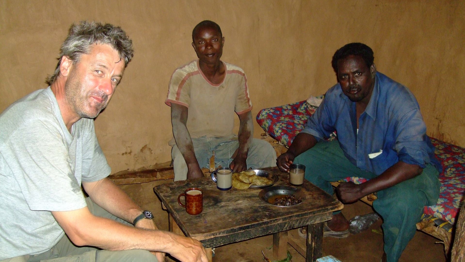 Kenia-Kamelfleischessen bei den Samburu-DSCF6628