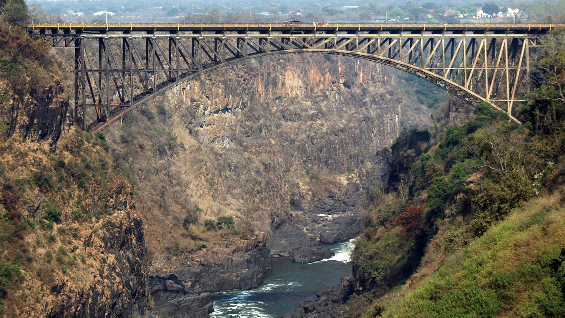 Sambia-Bruecke über den Sambesi bei den Victoriafaellen-IMG_7204