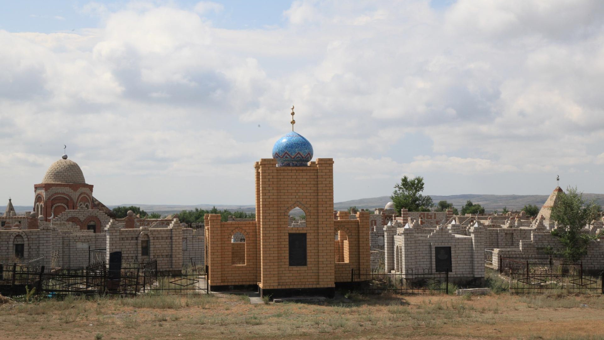 Ein Friedhof in Kasachstan